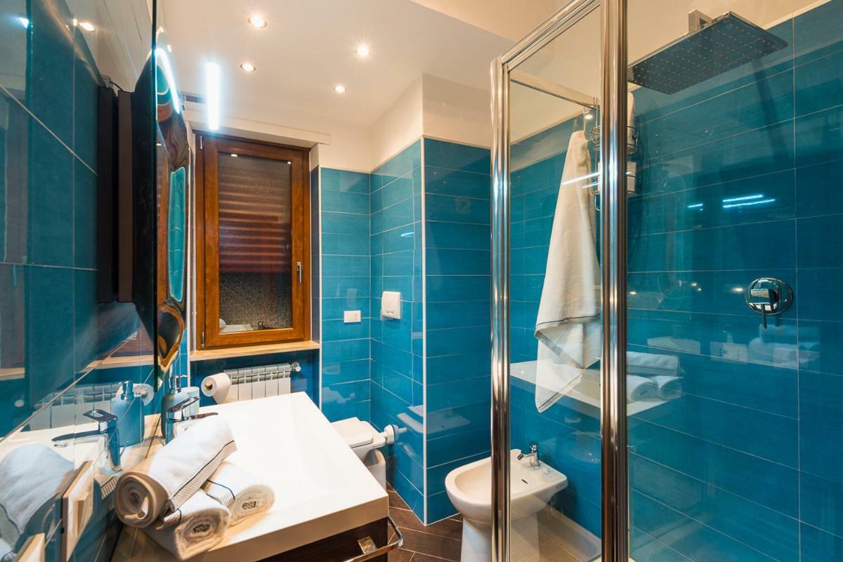 Deluxe Double Room with Balcony and Sea View