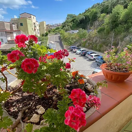 Caieta: La Casa Nella Roccia-3